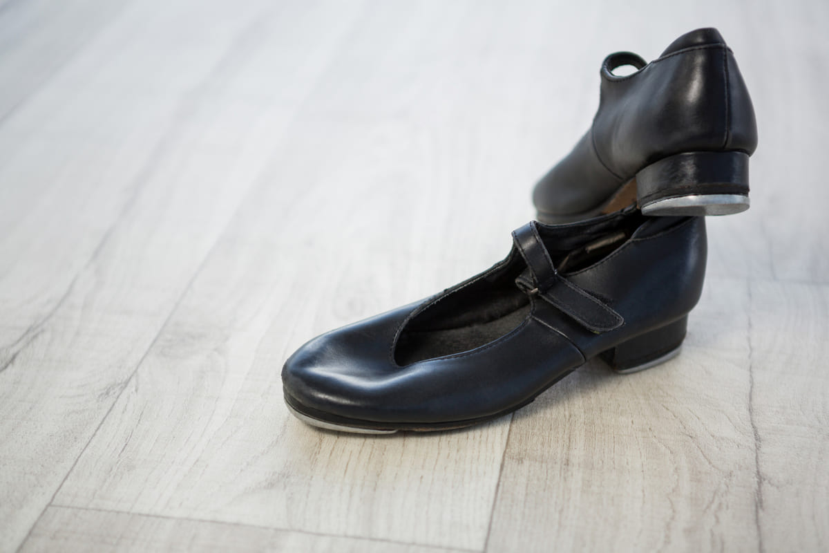 clogging shoes vs tap shoes